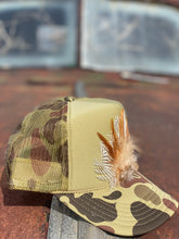 Load image into Gallery viewer, Feather Trucker hat