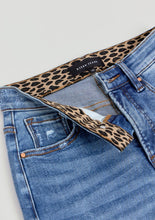 Load image into Gallery viewer, Risen tummy control wide leg Jean